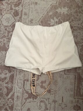 MARS THE LABEL White Women’s Stretch Shorts